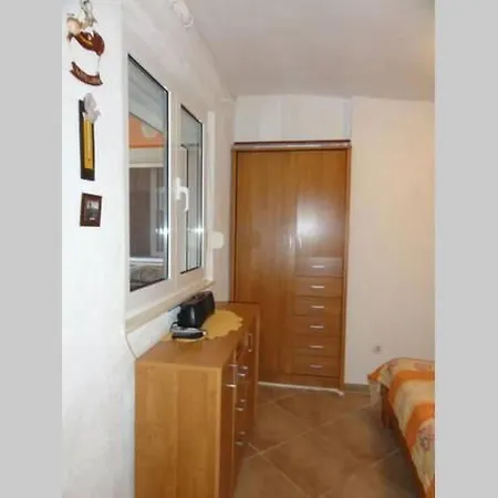 Ruhiggelegenes Sutdio Mit Gartenterrasse In Strandnaehe By Interhome Apartman *
